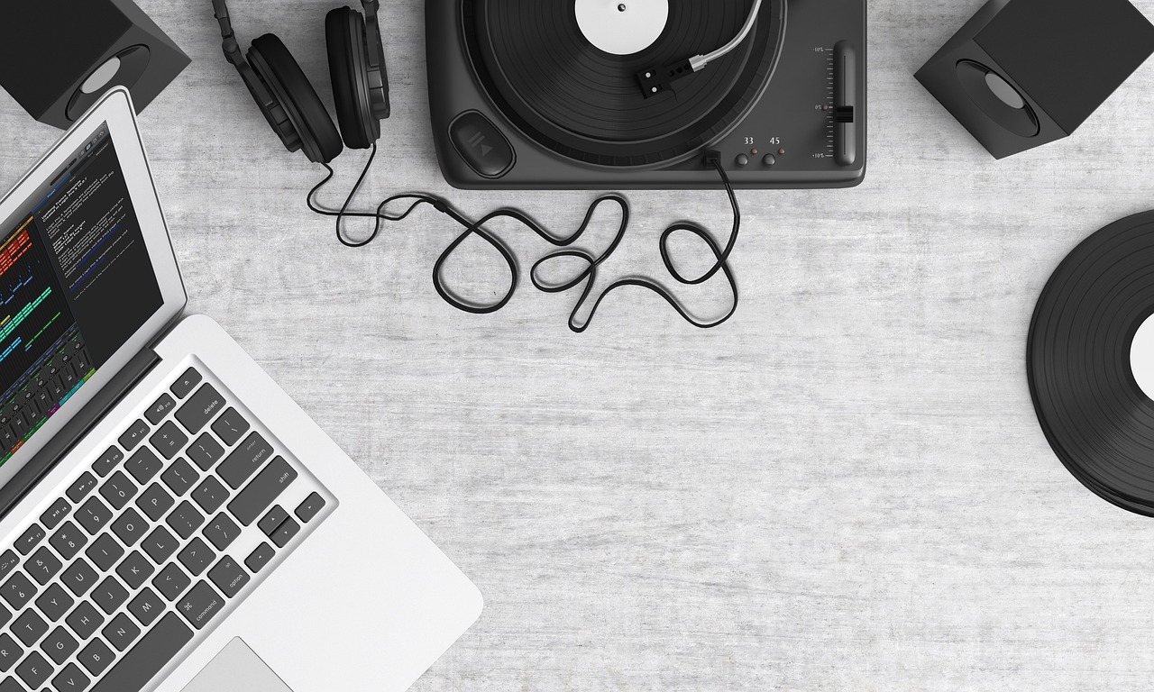 How to Set Up a Smart Music System at Home